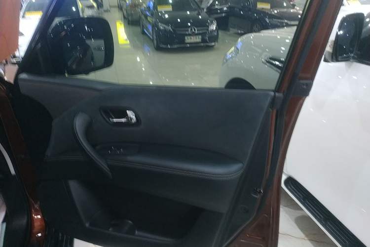Used Nissan Patrol 2018 Y62 4.0 XE Middle East Right Front Door Interior