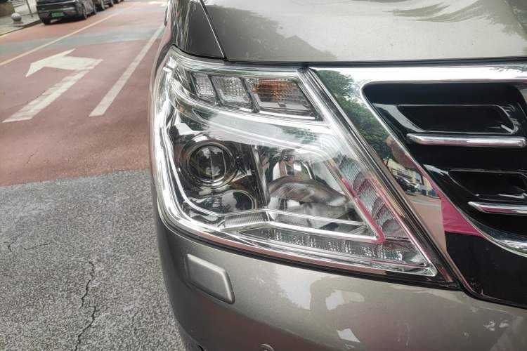 Used Nissan Patrol 2018 4.0L Flagship Model Right Front Headlight