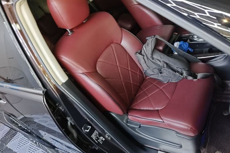 Used Nissan Patrol 2018 4.0L Automatic 7-Seater Middle East Version Right Front Seat