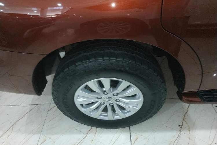 Used Nissan Patrol 2018 Y62 4.0 XE Middle East Right Rear Wheel Hub