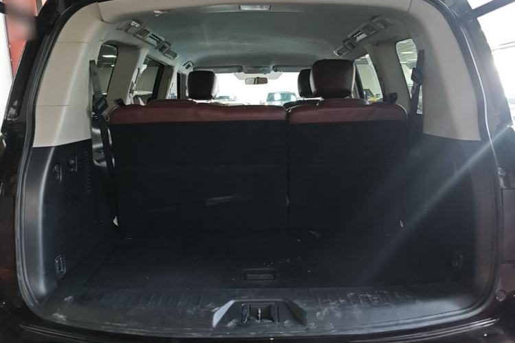 Used Nissan Patrol 2018 4.0L Automatic 7-Seater Middle East Version Trunk