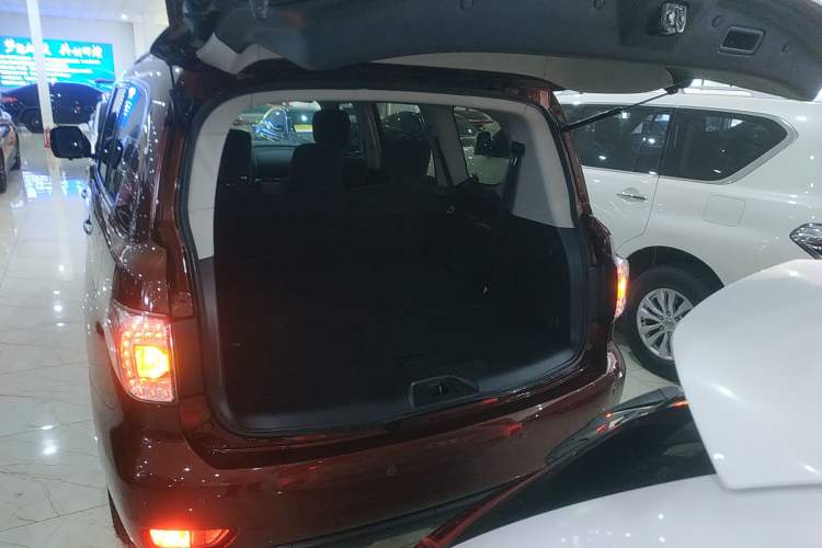 Used Nissan Patrol 2018 Y62 4.0 XE Middle East Trunk