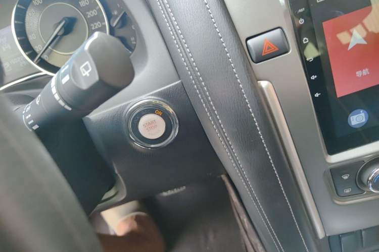 Used Nissan Patrol 2018 4.0L LinkedIn Edition Vehicle Key