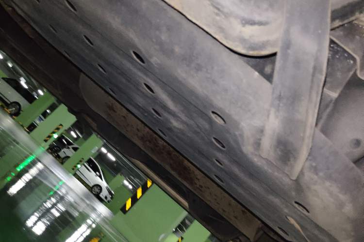 Used Nissan Patrol 2018 4.0L Automatic 7-Seater Middle East Version Chassis Rear Left