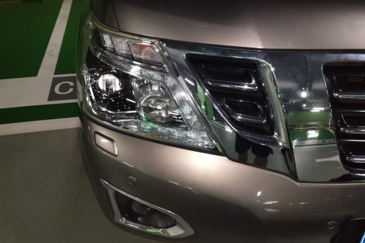 Used Nissan Patrol 2018 4.0L Automatic 7-Seater Middle East Version Right Front Headlight