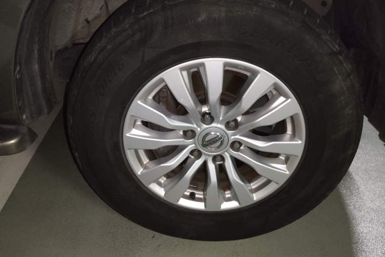 Used Nissan Patrol 2018 4.0L Automatic 7-Seater Middle East Version Right Front Wheel Hub