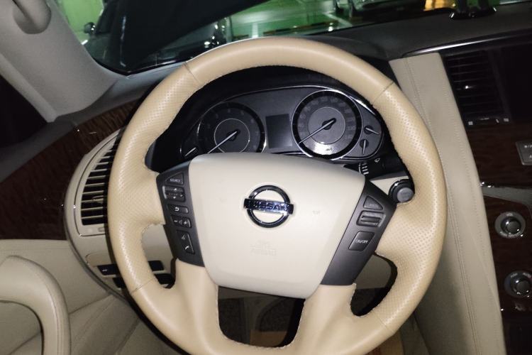 Used Nissan Patrol 2018 4.0L Automatic 7-Seater Middle East Version Steering Wheel