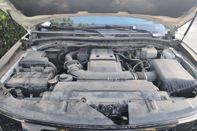 Used Nissan Patrol  Engine Bay