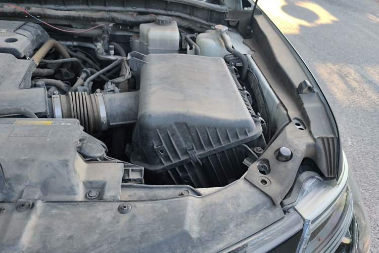Used Nissan Patrol  Engine Bay Left