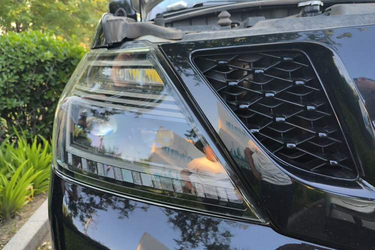 Used Nissan Patrol  Right Front Headlight