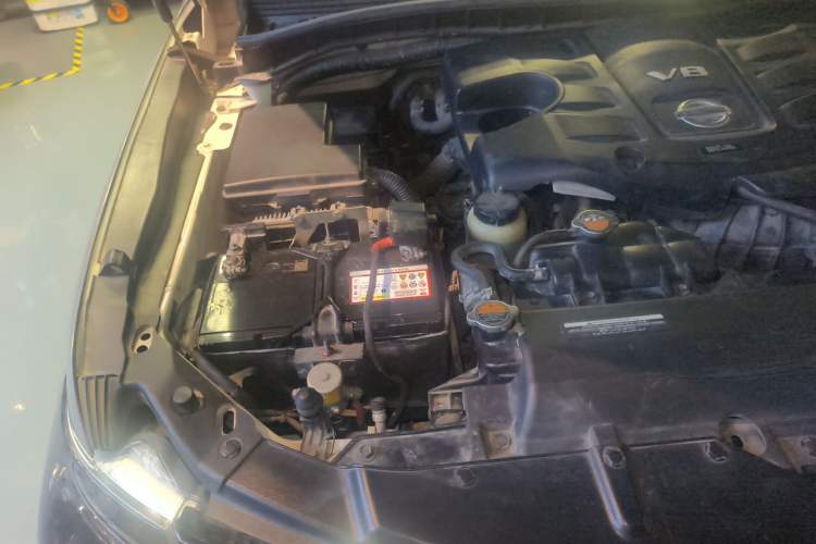 Used Nissan Patrol  Engine Bay Right