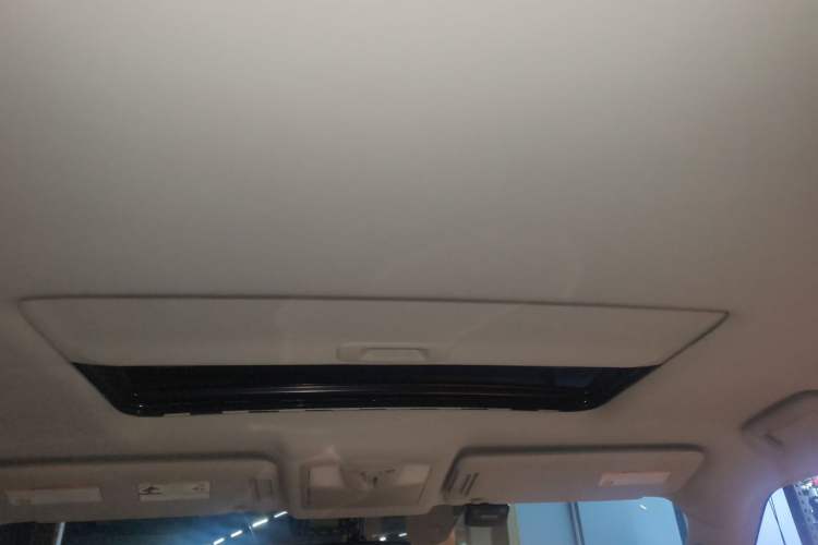 Used Nissan Patrol  Headliner