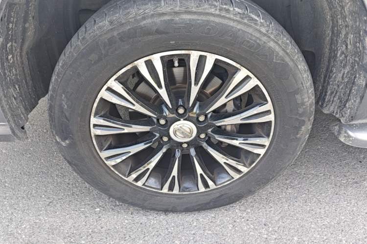 Used Nissan Patrol 2018 4.0L Automatic 7-Seater Middle East Version Left Front Wheel Hub