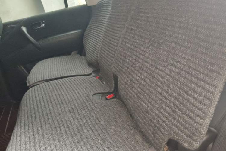 Used Nissan Patrol 2018 4.0L LinkedIn Edition Left Rear Seat