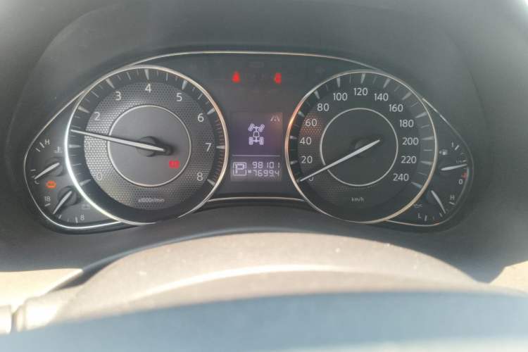 Used Nissan Patrol 2018 4.0L LinkedIn Edition Odometer Close Up