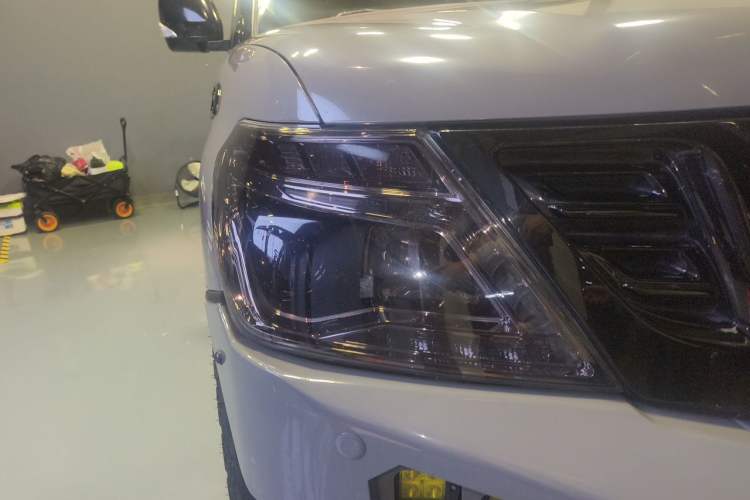 Used Nissan Patrol  Right Front Headlight