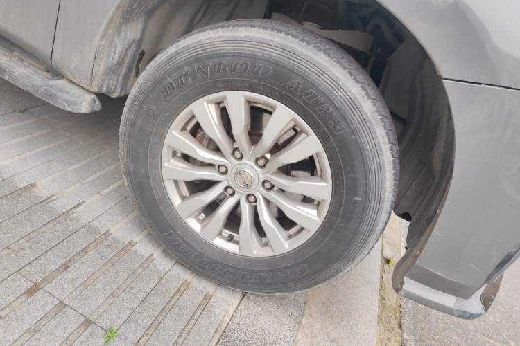 Used Nissan Patrol 2018 4.0L LinkedIn Edition Right Front Wheel Hub