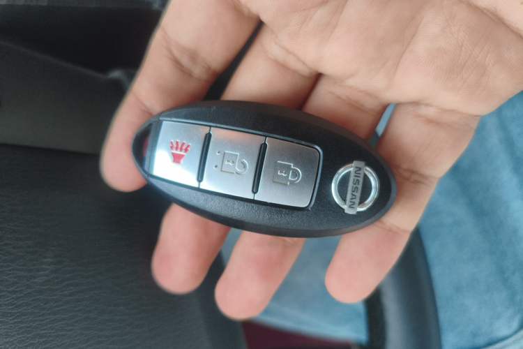 Used Nissan Patrol 2018 4.0L LinkedIn Edition Vehicle Key