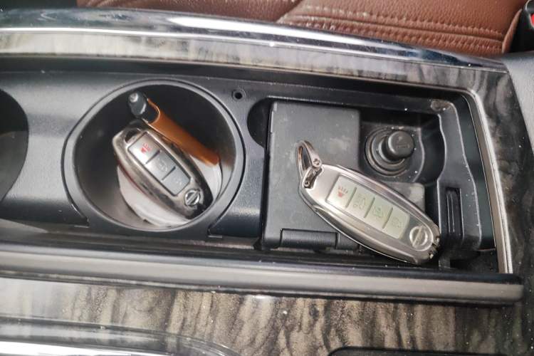 Used Nissan Patrol 2018 4.0L LinkedIn Edition Vehicle Key