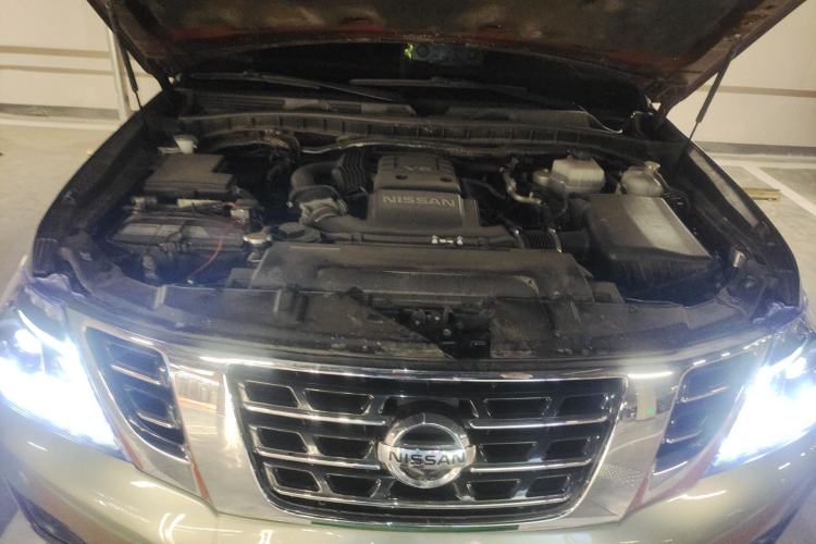Used Nissan Patrol  Engine Bay