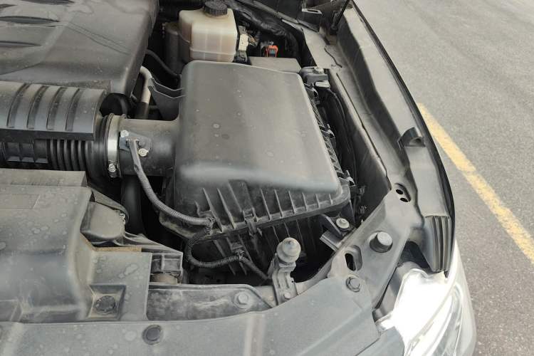 Used Nissan Patrol 2018 Y62 5.6 LE-T2 Middle East Engine Bay Left