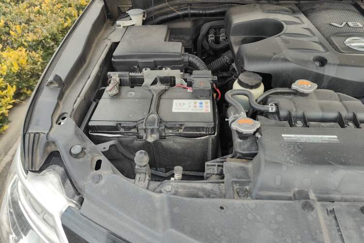 Used Nissan Patrol 2018 Y62 5.6 LE-T2 Middle East Engine Bay Right