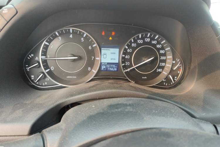 Used Nissan Patrol 2018 Y62 5.6 LE-T2 Middle East Odometer Close Up