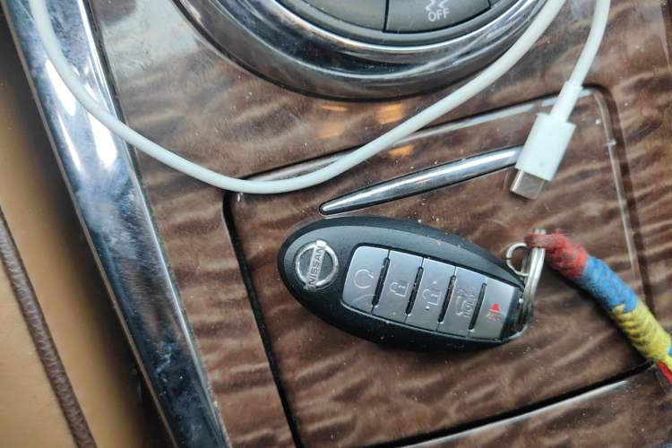 Used Nissan Patrol 2018 Y62 5.6 LE-T2 Middle East Vehicle Key