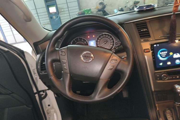 Used Nissan Patrol 2018 4.0L Automatic 7-Seater Middle East Version Steering Wheel