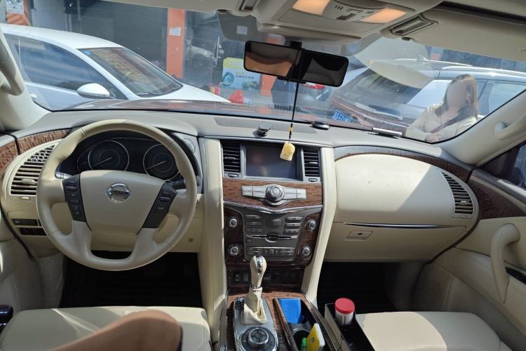 Used Nissan Patrol 2018 4.0L Automatic 7-Seater Middle East Version Center Console