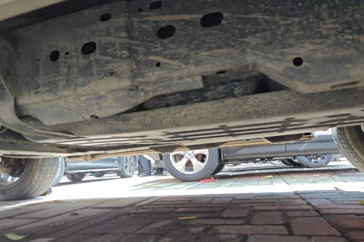Used Nissan Patrol 2018 4.0L Automatic 7-Seater Middle East Version Chassis Rear Left