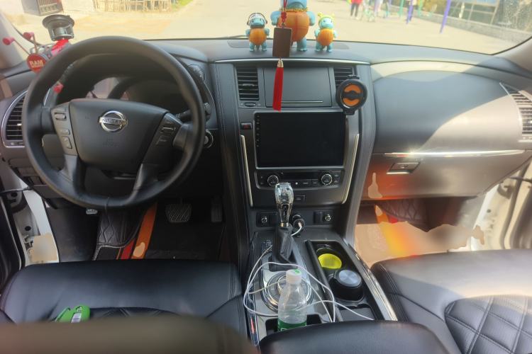 Used Nissan Patrol 2018 4.0L LinkedIn Edition Center Console