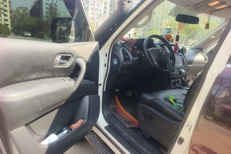 Used Nissan Patrol 2018 4.0L LinkedIn Edition Driver Seat