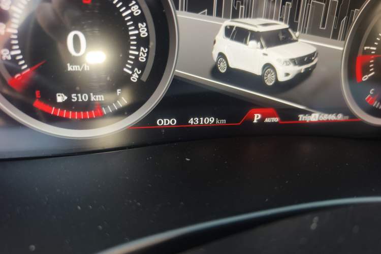 Used Nissan Patrol 2018 4.0L LinkedIn Edition Odometer Close Up