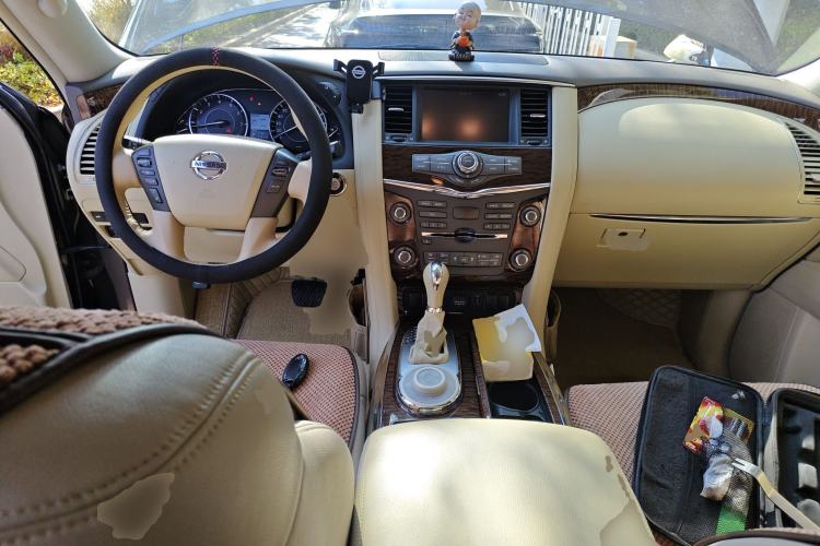 Used Nissan Patrol 2018 4.0L Automatic 7-Seater Middle East Version Center Console