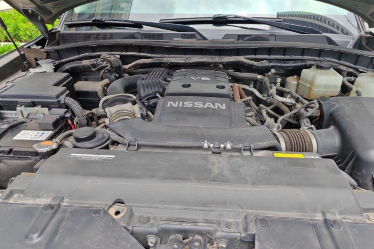 Used Nissan Patrol 2018 4.0L SE Middle East Version Engine Bay