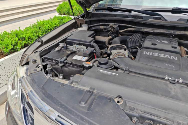 Used Nissan Patrol 2018 4.0L SE Middle East Version Engine Bay Right