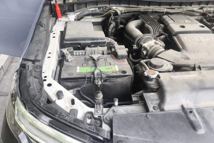 Used Nissan Patrol  Engine Bay Right