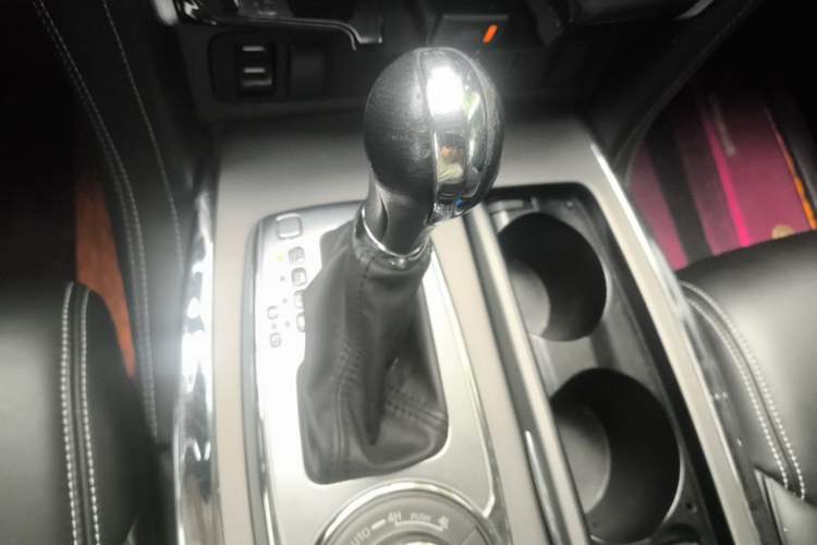 Used Nissan Patrol  Gear Lever