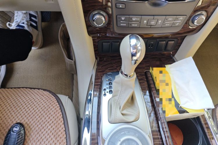 Used Nissan Patrol 2018 4.0L Automatic 7-Seater Middle East Version Gear Lever