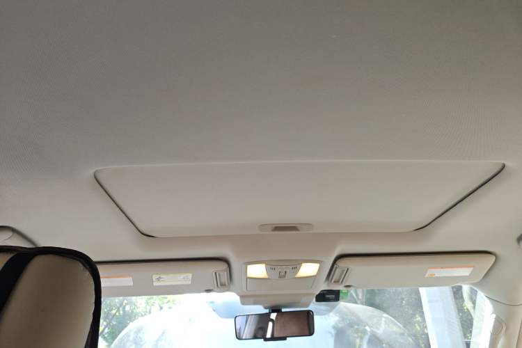 Used Nissan Patrol 2018 4.0L Automatic 7-Seater Middle East Version Headliner