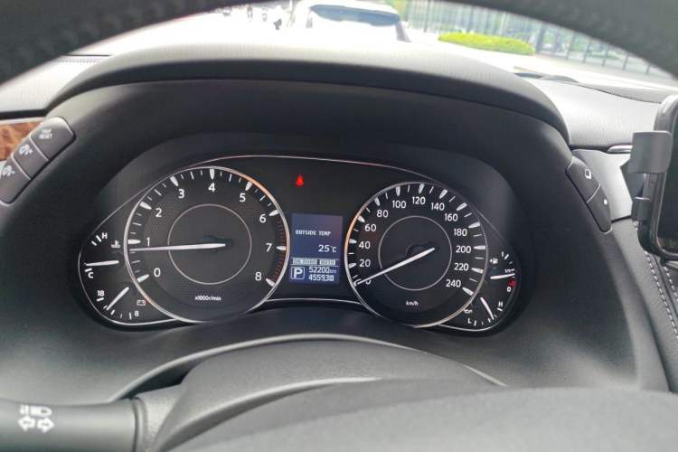 Used Nissan Patrol 2018 4.0L SE Middle East Version Instrument Cluster