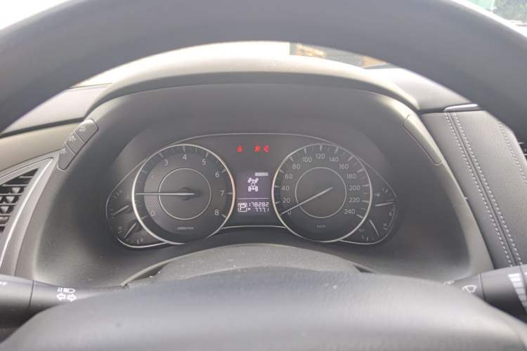 Used Nissan Patrol 2018 4.0L LinkedIn Edition Instrument Cluster