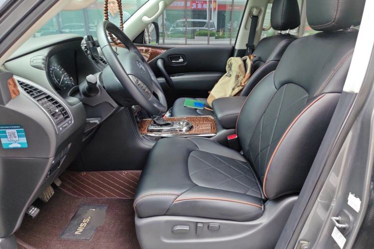 Used Nissan Patrol 2018 4.0L SE Middle East Version Left Front Seat