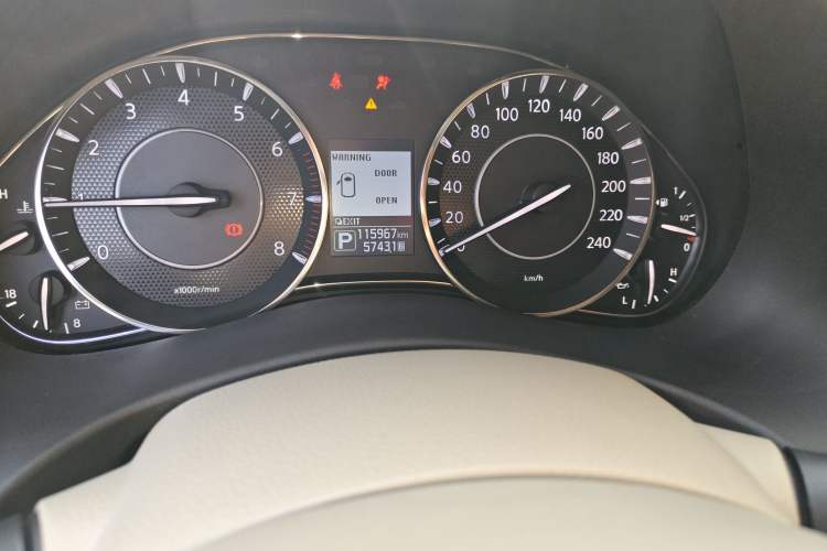 Used Nissan Patrol 2018 4.0L Automatic 7-Seater Middle East Version Odometer Close Up