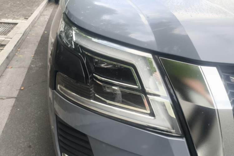 Used Nissan Patrol  Right Front Headlight