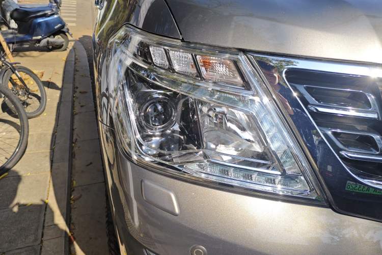 Used Nissan Patrol 2018 4.0L Automatic 7-Seater Middle East Version Right Front Headlight