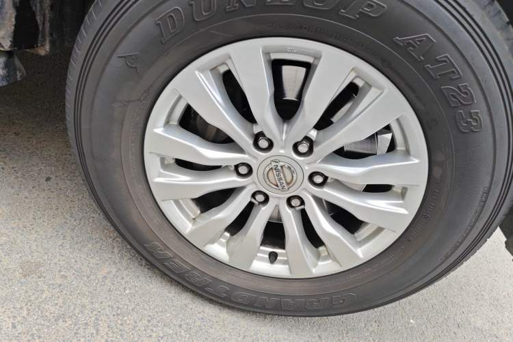 Used Nissan Patrol 2018 4.0L SE Middle East Version Right Front Wheel Hub