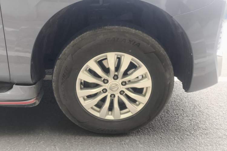 Used Nissan Patrol  Right Front Wheel Hub