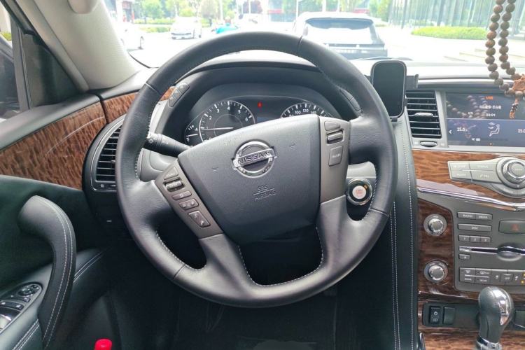 Used Nissan Patrol 2018 4.0L SE Middle East Version Steering Wheel